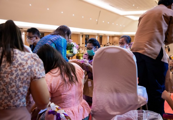 ภาพกิจกรรม  ผู้บริหาร คณาจารย์ บุคลากร คณะวิทยาศาสตร์และเทคโนโลยี เข้าร่วมงานแสดงมุทิตาจิต แด่ผู้เกษียณอายุราชการ มหาวิทยาลัยราชภัฏกำแพงเพชร ประจำปี ๒๕๖๕ เกษียณสวัสดิ์ ศรีสักทอง