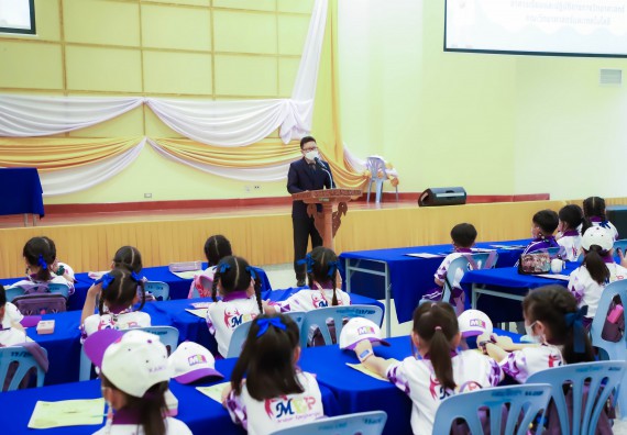 ภาพกิจกรรม  โรงเรียนอนุบาลกำแพงเพชร ร่วมกับคณะวิทยาศาสตร์และเทคโนโลยี จัดโครงการ Science Camp สำหรับนักเรียนห้องเรียนพิเศษ (MEP) ระดับชั้นประถมศึกษาปีที่ 1-6