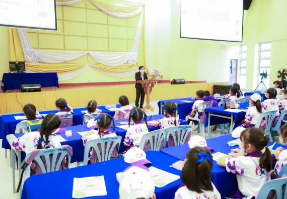 ภาพกิจกรรม  โรงเรียนอนุบาลกำแพงเพชร ร่วมกับคณะวิทยาศาสตร์และเทคโนโลยี จัดโครงการ Science Camp สำหรับนักเรียนห้องเรียนพิเศษ (MEP) ระดับชั้นประถมศึกษาปีที่ 1-6