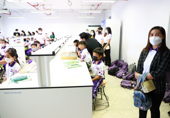 ภาพกิจกรรม  โรงเรียนอนุบาลกำแพงเพชร ร่วมกับคณะวิทยาศาสตร์และเทคโนโลยี จัดโครงการ Science Camp สำหรับนักเรียนห้องเรียนพิเศษ (MEP) ระดับชั้นประถมศึกษาปีที่ 1-6