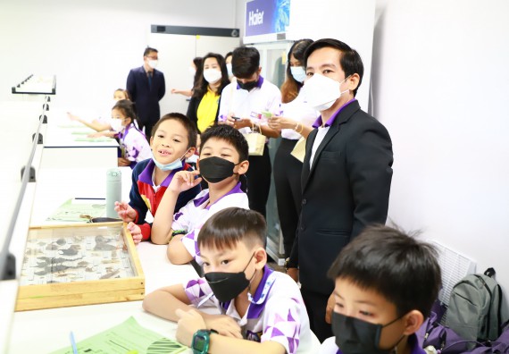 ภาพกิจกรรม  โรงเรียนอนุบาลกำแพงเพชร ร่วมกับคณะวิทยาศาสตร์และเทคโนโลยี จัดโครงการ Science Camp สำหรับนักเรียนห้องเรียนพิเศษ (MEP) ระดับชั้นประถมศึกษาปีที่ 1-6