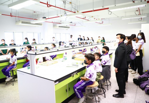 ภาพกิจกรรม  โรงเรียนอนุบาลกำแพงเพชร ร่วมกับคณะวิทยาศาสตร์และเทคโนโลยี จัดโครงการ Science Camp สำหรับนักเรียนห้องเรียนพิเศษ (MEP) ระดับชั้นประถมศึกษาปีที่ 1-6