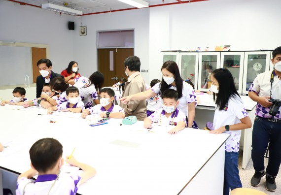 ภาพกิจกรรม  โรงเรียนอนุบาลกำแพงเพชร ร่วมกับคณะวิทยาศาสตร์และเทคโนโลยี จัดโครงการ Science Camp สำหรับนักเรียนห้องเรียนพิเศษ (MEP) ระดับชั้นประถมศึกษาปีที่ 1-6