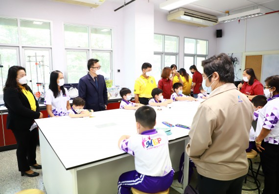 ภาพกิจกรรม  โรงเรียนอนุบาลกำแพงเพชร ร่วมกับคณะวิทยาศาสตร์และเทคโนโลยี จัดโครงการ Science Camp สำหรับนักเรียนห้องเรียนพิเศษ (MEP) ระดับชั้นประถมศึกษาปีที่ 1-6