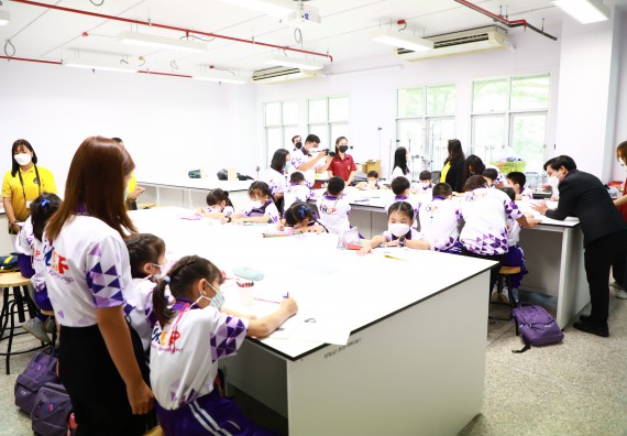 ภาพกิจกรรม  โรงเรียนอนุบาลกำแพงเพชร ร่วมกับคณะวิทยาศาสตร์และเทคโนโลยี จัดโครงการ Science Camp สำหรับนักเรียนห้องเรียนพิเศษ (MEP) ระดับชั้นประถมศึกษาปีที่ 1-6