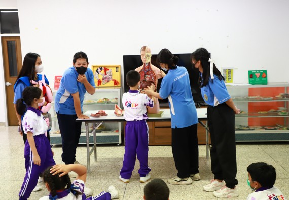 ภาพกิจกรรม  โรงเรียนอนุบาลกำแพงเพชร ร่วมกับคณะวิทยาศาสตร์และเทคโนโลยี จัดโครงการ Science Camp สำหรับนักเรียนห้องเรียนพิเศษ (MEP) ระดับชั้นประถมศึกษาปีที่ 1-6