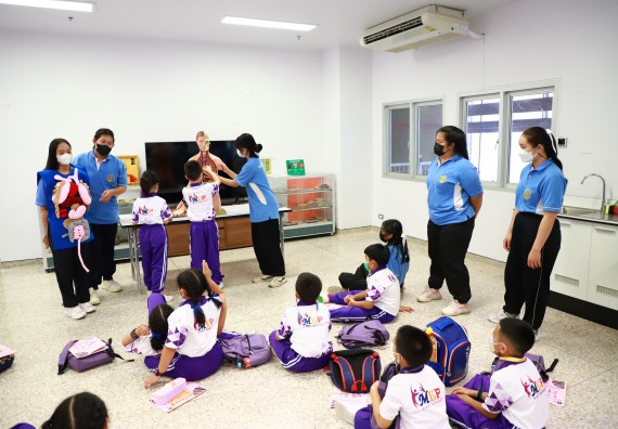 ภาพกิจกรรม  โรงเรียนอนุบาลกำแพงเพชร ร่วมกับคณะวิทยาศาสตร์และเทคโนโลยี จัดโครงการ Science Camp สำหรับนักเรียนห้องเรียนพิเศษ (MEP) ระดับชั้นประถมศึกษาปีที่ 1-6