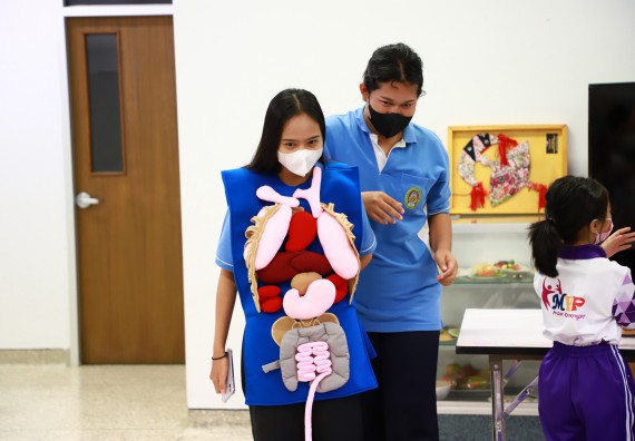 ภาพกิจกรรม  โรงเรียนอนุบาลกำแพงเพชร ร่วมกับคณะวิทยาศาสตร์และเทคโนโลยี จัดโครงการ Science Camp สำหรับนักเรียนห้องเรียนพิเศษ (MEP) ระดับชั้นประถมศึกษาปีที่ 1-6