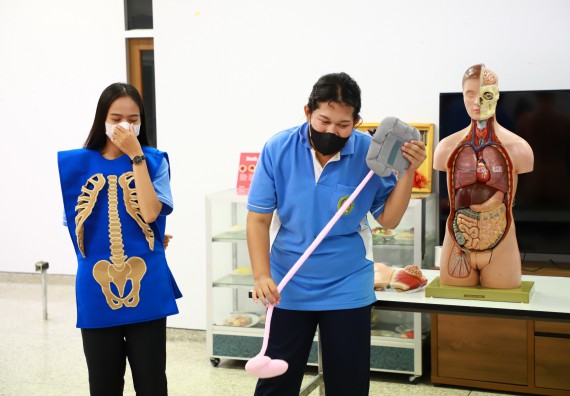 ภาพกิจกรรม  โรงเรียนอนุบาลกำแพงเพชร ร่วมกับคณะวิทยาศาสตร์และเทคโนโลยี จัดโครงการ Science Camp สำหรับนักเรียนห้องเรียนพิเศษ (MEP) ระดับชั้นประถมศึกษาปีที่ 1-6