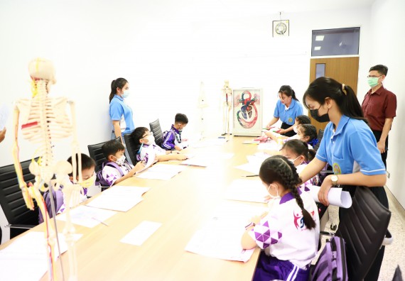 ภาพกิจกรรม  โรงเรียนอนุบาลกำแพงเพชร ร่วมกับคณะวิทยาศาสตร์และเทคโนโลยี จัดโครงการ Science Camp สำหรับนักเรียนห้องเรียนพิเศษ (MEP) ระดับชั้นประถมศึกษาปีที่ 1-6