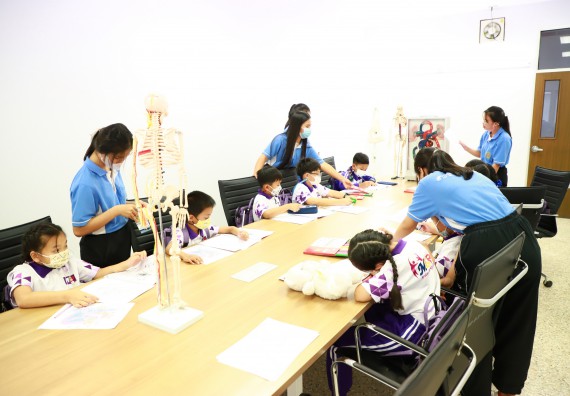 ภาพกิจกรรม  โรงเรียนอนุบาลกำแพงเพชร ร่วมกับคณะวิทยาศาสตร์และเทคโนโลยี จัดโครงการ Science Camp สำหรับนักเรียนห้องเรียนพิเศษ (MEP) ระดับชั้นประถมศึกษาปีที่ 1-6