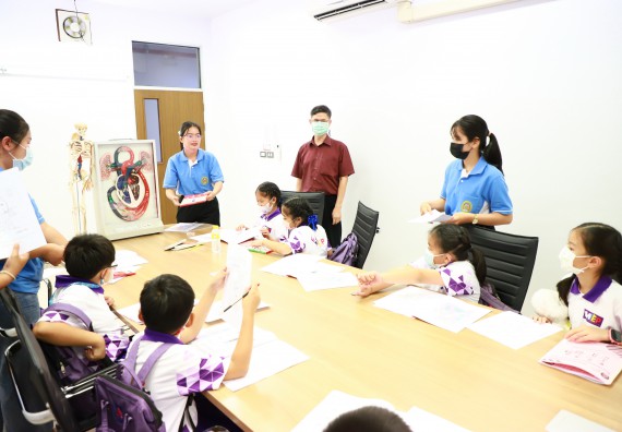 ภาพกิจกรรม  โรงเรียนอนุบาลกำแพงเพชร ร่วมกับคณะวิทยาศาสตร์และเทคโนโลยี จัดโครงการ Science Camp สำหรับนักเรียนห้องเรียนพิเศษ (MEP) ระดับชั้นประถมศึกษาปีที่ 1-6