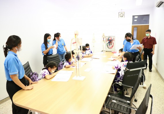 ภาพกิจกรรม  โรงเรียนอนุบาลกำแพงเพชร ร่วมกับคณะวิทยาศาสตร์และเทคโนโลยี จัดโครงการ Science Camp สำหรับนักเรียนห้องเรียนพิเศษ (MEP) ระดับชั้นประถมศึกษาปีที่ 1-6