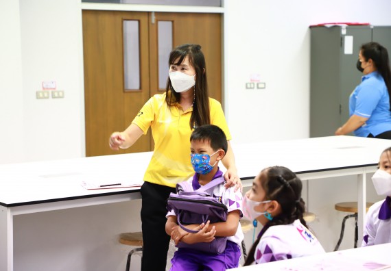 ภาพกิจกรรม  โรงเรียนอนุบาลกำแพงเพชร ร่วมกับคณะวิทยาศาสตร์และเทคโนโลยี จัดโครงการ Science Camp สำหรับนักเรียนห้องเรียนพิเศษ (MEP) ระดับชั้นประถมศึกษาปีที่ 1-6