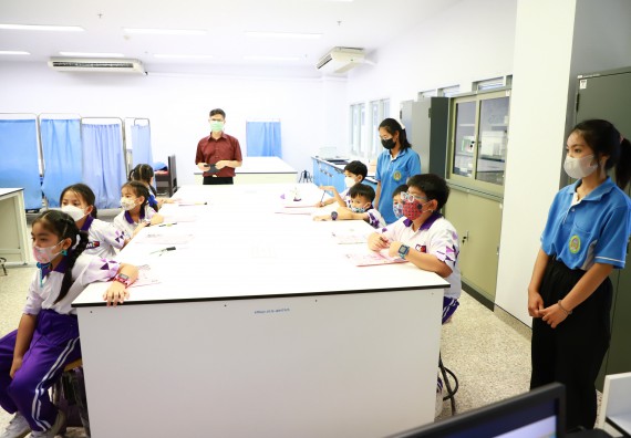 ภาพกิจกรรม  โรงเรียนอนุบาลกำแพงเพชร ร่วมกับคณะวิทยาศาสตร์และเทคโนโลยี จัดโครงการ Science Camp สำหรับนักเรียนห้องเรียนพิเศษ (MEP) ระดับชั้นประถมศึกษาปีที่ 1-6