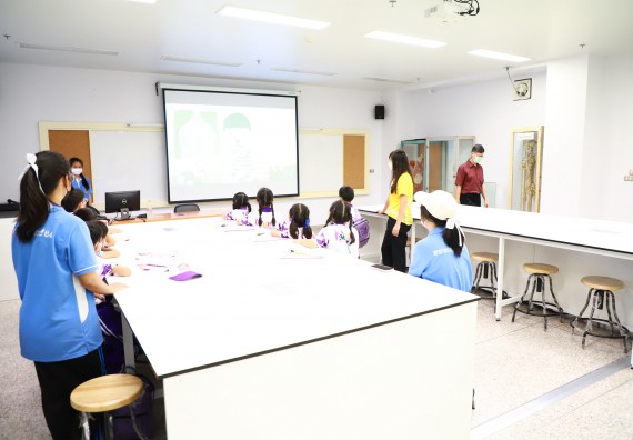 ภาพกิจกรรม  โรงเรียนอนุบาลกำแพงเพชร ร่วมกับคณะวิทยาศาสตร์และเทคโนโลยี จัดโครงการ Science Camp สำหรับนักเรียนห้องเรียนพิเศษ (MEP) ระดับชั้นประถมศึกษาปีที่ 1-6