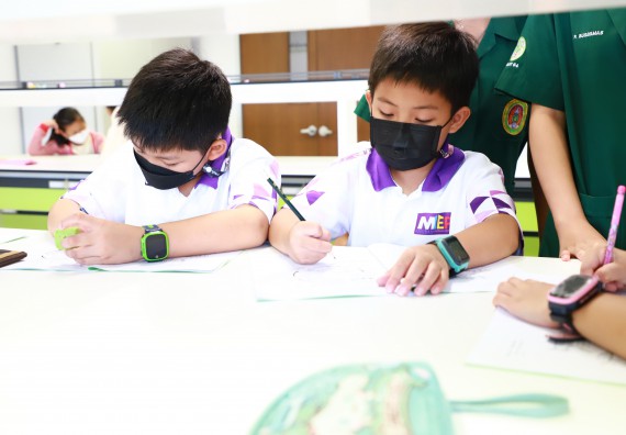 ภาพกิจกรรม  โรงเรียนอนุบาลกำแพงเพชร ร่วมกับคณะวิทยาศาสตร์และเทคโนโลยี จัดโครงการ Science Camp สำหรับนักเรียนห้องเรียนพิเศษ (MEP) ระดับชั้นประถมศึกษาปีที่ 1-6