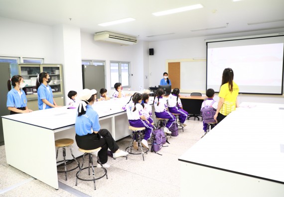 ภาพกิจกรรม  โรงเรียนอนุบาลกำแพงเพชร ร่วมกับคณะวิทยาศาสตร์และเทคโนโลยี จัดโครงการ Science Camp สำหรับนักเรียนห้องเรียนพิเศษ (MEP) ระดับชั้นประถมศึกษาปีที่ 1-6