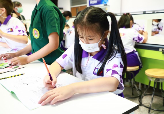 ภาพกิจกรรม  โรงเรียนอนุบาลกำแพงเพชร ร่วมกับคณะวิทยาศาสตร์และเทคโนโลยี จัดโครงการ Science Camp สำหรับนักเรียนห้องเรียนพิเศษ (MEP) ระดับชั้นประถมศึกษาปีที่ 1-6