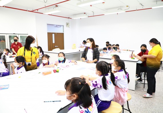 ภาพกิจกรรม  โรงเรียนอนุบาลกำแพงเพชร ร่วมกับคณะวิทยาศาสตร์และเทคโนโลยี จัดโครงการ Science Camp สำหรับนักเรียนห้องเรียนพิเศษ (MEP) ระดับชั้นประถมศึกษาปีที่ 1-6