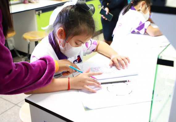 ภาพกิจกรรม  โรงเรียนอนุบาลกำแพงเพชร ร่วมกับคณะวิทยาศาสตร์และเทคโนโลยี จัดโครงการ Science Camp สำหรับนักเรียนห้องเรียนพิเศษ (MEP) ระดับชั้นประถมศึกษาปีที่ 1-6