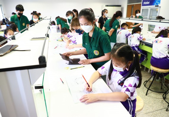 ภาพกิจกรรม  โรงเรียนอนุบาลกำแพงเพชร ร่วมกับคณะวิทยาศาสตร์และเทคโนโลยี จัดโครงการ Science Camp สำหรับนักเรียนห้องเรียนพิเศษ (MEP) ระดับชั้นประถมศึกษาปีที่ 1-6