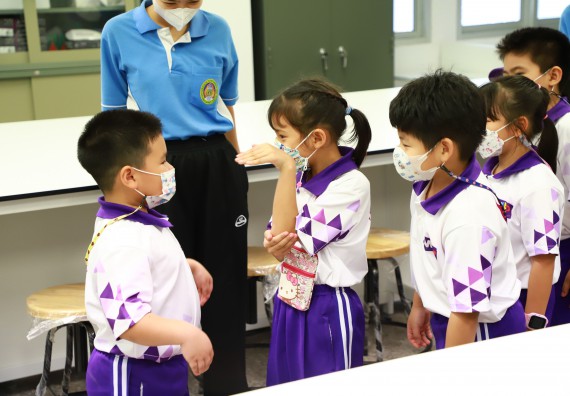 ภาพกิจกรรม  โรงเรียนอนุบาลกำแพงเพชร ร่วมกับคณะวิทยาศาสตร์และเทคโนโลยี จัดโครงการ Science Camp สำหรับนักเรียนห้องเรียนพิเศษ (MEP) ระดับชั้นประถมศึกษาปีที่ 1-6