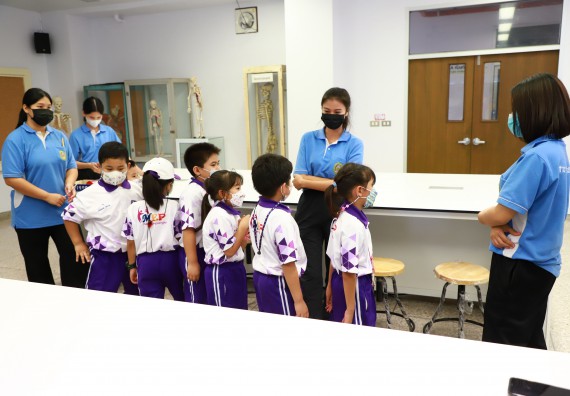 ภาพกิจกรรม  โรงเรียนอนุบาลกำแพงเพชร ร่วมกับคณะวิทยาศาสตร์และเทคโนโลยี จัดโครงการ Science Camp สำหรับนักเรียนห้องเรียนพิเศษ (MEP) ระดับชั้นประถมศึกษาปีที่ 1-6