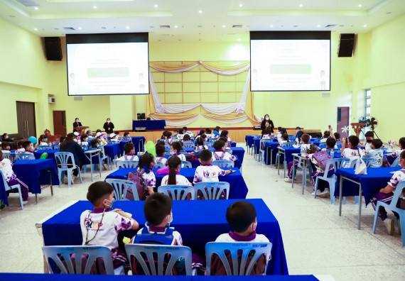 ภาพกิจกรรม  โรงเรียนอนุบาลกำแพงเพชร ร่วมกับคณะวิทยาศาสตร์และเทคโนโลยี จัดโครงการ Science Camp สำหรับนักเรียนห้องเรียนพิเศษ (MEP) ระดับชั้นประถมศึกษาปีที่ 1-6