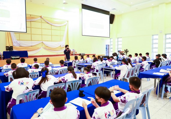 ภาพกิจกรรม  โรงเรียนอนุบาลกำแพงเพชร ร่วมกับคณะวิทยาศาสตร์และเทคโนโลยี จัดโครงการ Science Camp สำหรับนักเรียนห้องเรียนพิเศษ (MEP) ระดับชั้นประถมศึกษาปีที่ 1-6