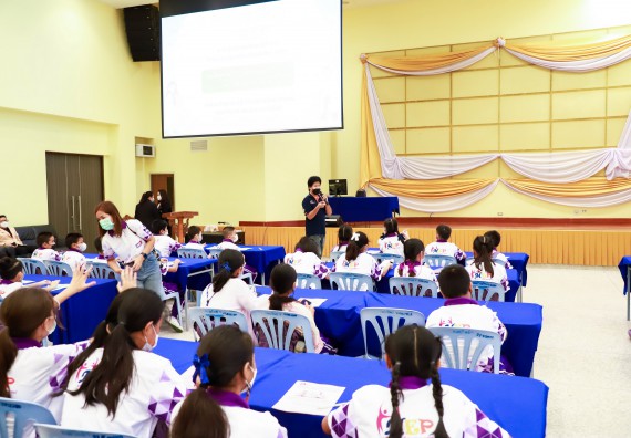 ภาพกิจกรรม  โรงเรียนอนุบาลกำแพงเพชร ร่วมกับคณะวิทยาศาสตร์และเทคโนโลยี จัดโครงการ Science Camp สำหรับนักเรียนห้องเรียนพิเศษ (MEP) ระดับชั้นประถมศึกษาปีที่ 1-6