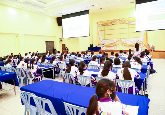 ภาพกิจกรรม  โรงเรียนอนุบาลกำแพงเพชร ร่วมกับคณะวิทยาศาสตร์และเทคโนโลยี จัดโครงการ Science Camp สำหรับนักเรียนห้องเรียนพิเศษ (MEP) ระดับชั้นประถมศึกษาปีที่ 1-6