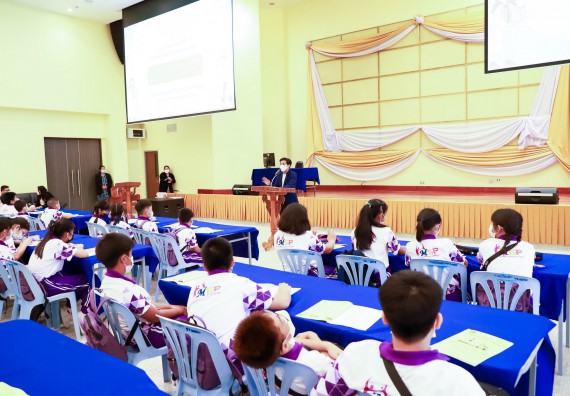 ภาพกิจกรรม  โรงเรียนอนุบาลกำแพงเพชร ร่วมกับคณะวิทยาศาสตร์และเทคโนโลยี จัดโครงการ Science Camp สำหรับนักเรียนห้องเรียนพิเศษ (MEP) ระดับชั้นประถมศึกษาปีที่ 1-6