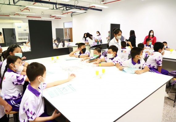 ภาพกิจกรรม  โรงเรียนอนุบาลกำแพงเพชร ร่วมกับคณะวิทยาศาสตร์และเทคโนโลยี จัดโครงการ Science Camp สำหรับนักเรียนห้องเรียนพิเศษ (MEP) ระดับชั้นประถมศึกษาปีที่ 1-6