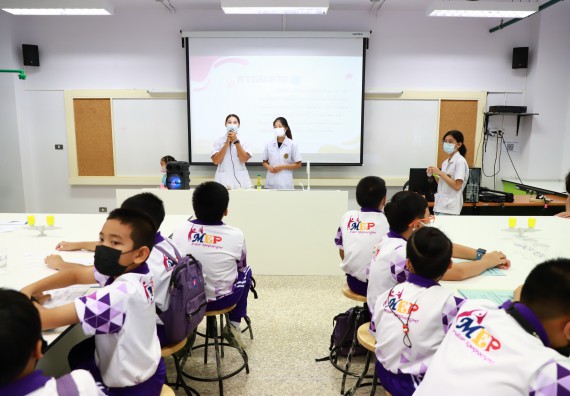 ภาพกิจกรรม  โรงเรียนอนุบาลกำแพงเพชร ร่วมกับคณะวิทยาศาสตร์และเทคโนโลยี จัดโครงการ Science Camp สำหรับนักเรียนห้องเรียนพิเศษ (MEP) ระดับชั้นประถมศึกษาปีที่ 1-6