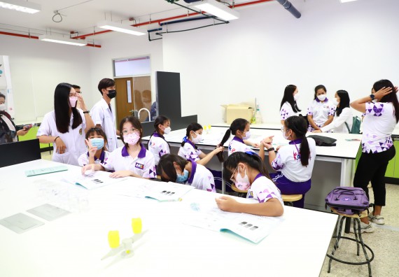 ภาพกิจกรรม  โรงเรียนอนุบาลกำแพงเพชร ร่วมกับคณะวิทยาศาสตร์และเทคโนโลยี จัดโครงการ Science Camp สำหรับนักเรียนห้องเรียนพิเศษ (MEP) ระดับชั้นประถมศึกษาปีที่ 1-6