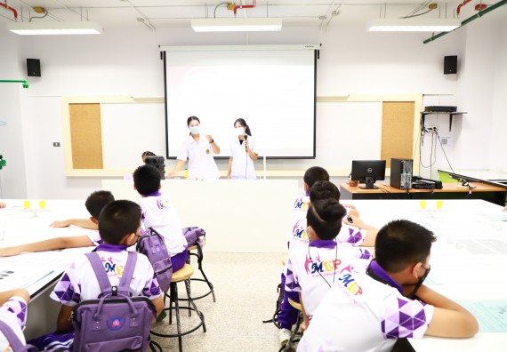 ภาพกิจกรรม  โรงเรียนอนุบาลกำแพงเพชร ร่วมกับคณะวิทยาศาสตร์และเทคโนโลยี จัดโครงการ Science Camp สำหรับนักเรียนห้องเรียนพิเศษ (MEP) ระดับชั้นประถมศึกษาปีที่ 1-6