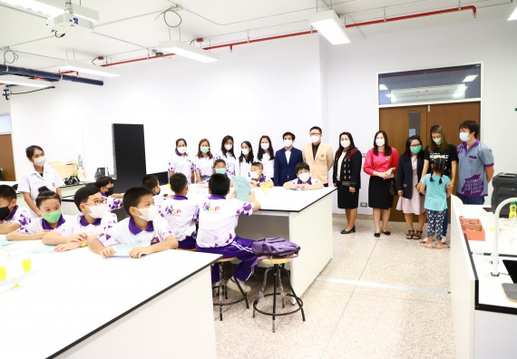 ภาพกิจกรรม  โรงเรียนอนุบาลกำแพงเพชร ร่วมกับคณะวิทยาศาสตร์และเทคโนโลยี จัดโครงการ Science Camp สำหรับนักเรียนห้องเรียนพิเศษ (MEP) ระดับชั้นประถมศึกษาปีที่ 1-6