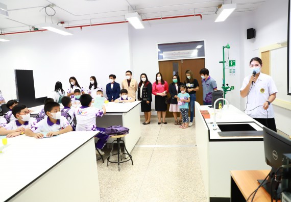 ภาพกิจกรรม  โรงเรียนอนุบาลกำแพงเพชร ร่วมกับคณะวิทยาศาสตร์และเทคโนโลยี จัดโครงการ Science Camp สำหรับนักเรียนห้องเรียนพิเศษ (MEP) ระดับชั้นประถมศึกษาปีที่ 1-6