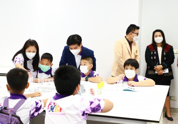 ภาพกิจกรรม  โรงเรียนอนุบาลกำแพงเพชร ร่วมกับคณะวิทยาศาสตร์และเทคโนโลยี จัดโครงการ Science Camp สำหรับนักเรียนห้องเรียนพิเศษ (MEP) ระดับชั้นประถมศึกษาปีที่ 1-6