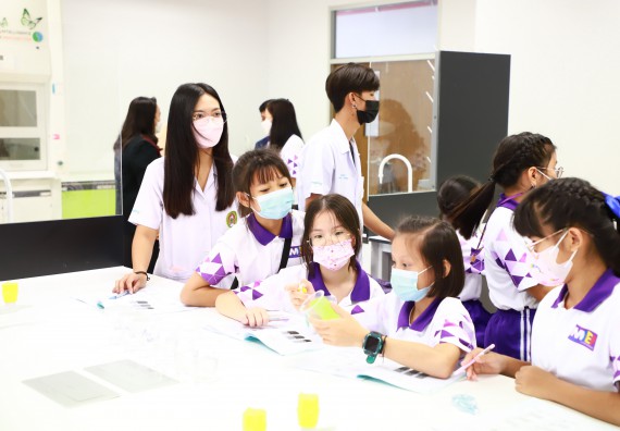 ภาพกิจกรรม  โรงเรียนอนุบาลกำแพงเพชร ร่วมกับคณะวิทยาศาสตร์และเทคโนโลยี จัดโครงการ Science Camp สำหรับนักเรียนห้องเรียนพิเศษ (MEP) ระดับชั้นประถมศึกษาปีที่ 1-6