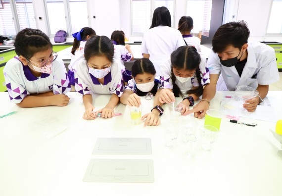 ภาพกิจกรรม  โรงเรียนอนุบาลกำแพงเพชร ร่วมกับคณะวิทยาศาสตร์และเทคโนโลยี จัดโครงการ Science Camp สำหรับนักเรียนห้องเรียนพิเศษ (MEP) ระดับชั้นประถมศึกษาปีที่ 1-6