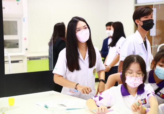 ภาพกิจกรรม  โรงเรียนอนุบาลกำแพงเพชร ร่วมกับคณะวิทยาศาสตร์และเทคโนโลยี จัดโครงการ Science Camp สำหรับนักเรียนห้องเรียนพิเศษ (MEP) ระดับชั้นประถมศึกษาปีที่ 1-6