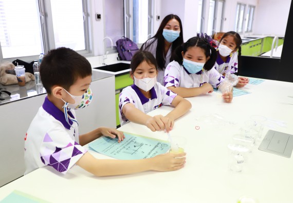 ภาพกิจกรรม  โรงเรียนอนุบาลกำแพงเพชร ร่วมกับคณะวิทยาศาสตร์และเทคโนโลยี จัดโครงการ Science Camp สำหรับนักเรียนห้องเรียนพิเศษ (MEP) ระดับชั้นประถมศึกษาปีที่ 1-6