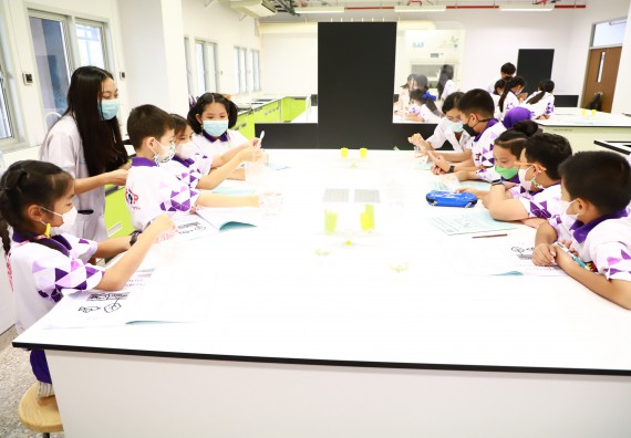 ภาพกิจกรรม  โรงเรียนอนุบาลกำแพงเพชร ร่วมกับคณะวิทยาศาสตร์และเทคโนโลยี จัดโครงการ Science Camp สำหรับนักเรียนห้องเรียนพิเศษ (MEP) ระดับชั้นประถมศึกษาปีที่ 1-6