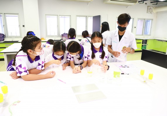 ภาพกิจกรรม  โรงเรียนอนุบาลกำแพงเพชร ร่วมกับคณะวิทยาศาสตร์และเทคโนโลยี จัดโครงการ Science Camp สำหรับนักเรียนห้องเรียนพิเศษ (MEP) ระดับชั้นประถมศึกษาปีที่ 1-6