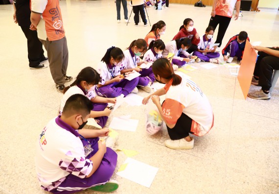 ภาพกิจกรรม  โรงเรียนอนุบาลกำแพงเพชร ร่วมกับคณะวิทยาศาสตร์และเทคโนโลยี จัดโครงการ Science Camp สำหรับนักเรียนห้องเรียนพิเศษ (MEP) ระดับชั้นประถมศึกษาปีที่ 1-6