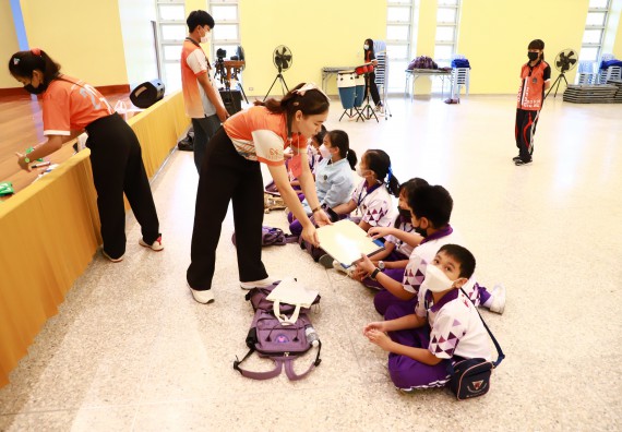 ภาพกิจกรรม  โรงเรียนอนุบาลกำแพงเพชร ร่วมกับคณะวิทยาศาสตร์และเทคโนโลยี จัดโครงการ Science Camp สำหรับนักเรียนห้องเรียนพิเศษ (MEP) ระดับชั้นประถมศึกษาปีที่ 1-6