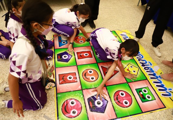 ภาพกิจกรรม  โรงเรียนอนุบาลกำแพงเพชร ร่วมกับคณะวิทยาศาสตร์และเทคโนโลยี จัดโครงการ Science Camp สำหรับนักเรียนห้องเรียนพิเศษ (MEP) ระดับชั้นประถมศึกษาปีที่ 1-6