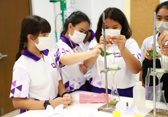 ภาพกิจกรรม  โรงเรียนอนุบาลกำแพงเพชร ร่วมกับคณะวิทยาศาสตร์และเทคโนโลยี จัดโครงการ Science Camp สำหรับนักเรียนห้องเรียนพิเศษ (MEP) ระดับชั้นประถมศึกษาปีที่ 1-6